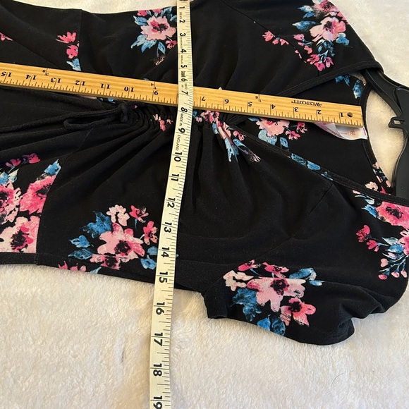 No Boundaries Girls Size 7-9 V-Neck Tie Front Floral Dress - Picture 7 of 11